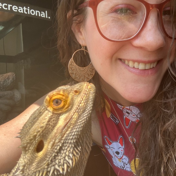 Meet your Poshers, Paige & Hector🦎 - Picture 1 of 4